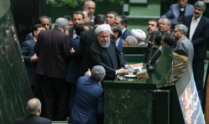 המהומות בפרלמנט של איראן על רקע הצעת התקציב