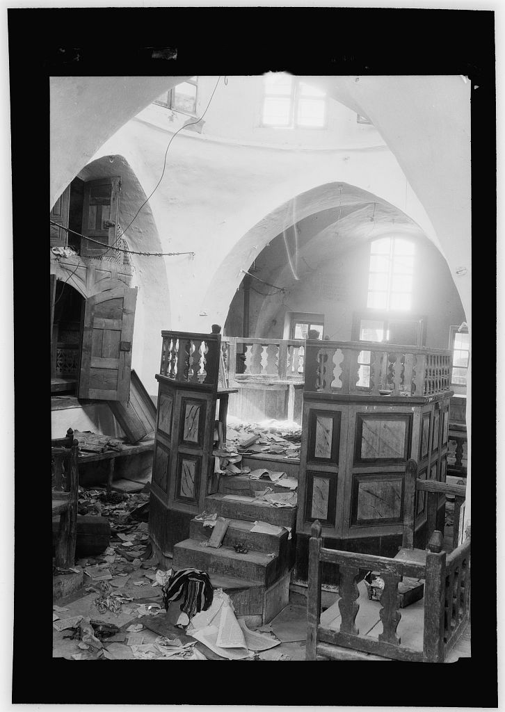 The destruction of the Avraham Avinu Synagogue in Hebron in 1929 