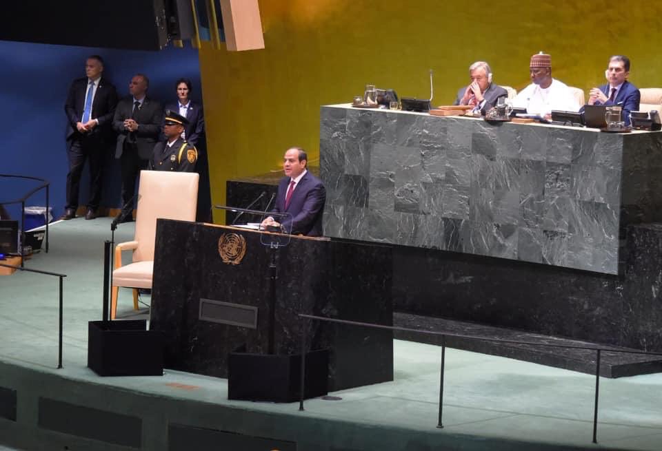 נשיא מצרים, עבד אל פתח סיסי, מעל בימת האו"ם. מתח במצרים לקראת הפגנות יום השישי שיהוו מבחן לנשיא
