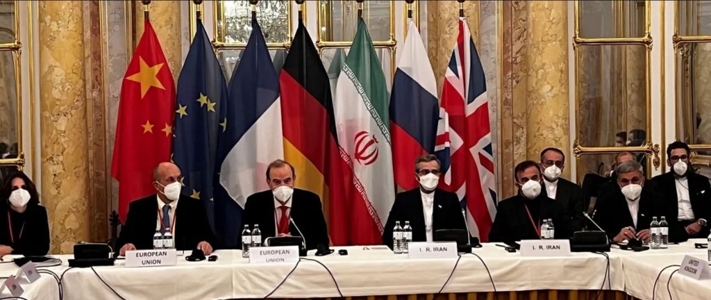 הדיונים בוינה עם איראן