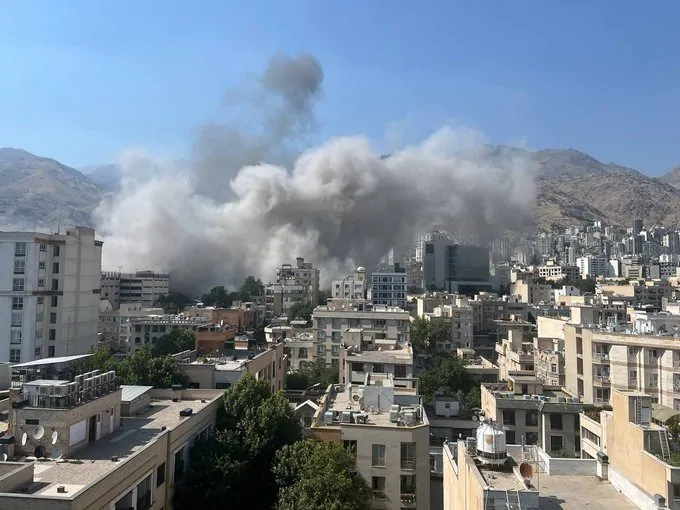 תקיפה בתג'ריש טהרן (שימוש לפי סעיף 27א לחוק זכויות יוצרים)